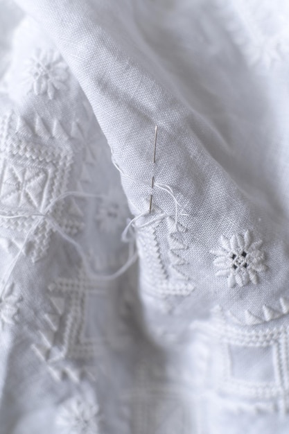 Zbliżenie haftu ludowego